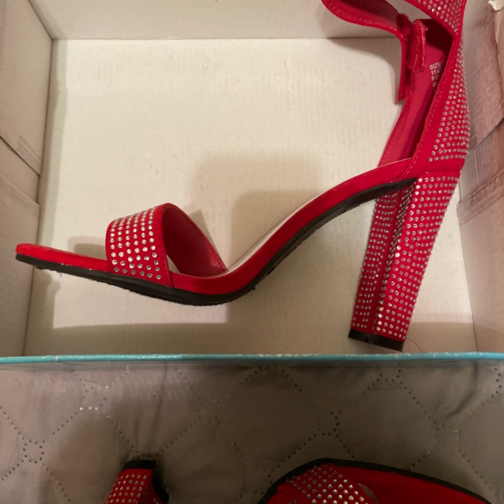 Shoes - Picture 2 of 2